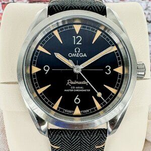OMEGA Seamaster Railmaster 40mm - 220.12.40.20.01.001 – Full Set – MSRP $5400
